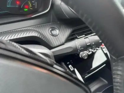 Photo 17 Peugeot 208  Electrique 50 kWh 136ch Allure