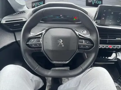 Photo 11 Peugeot 208  Electrique 50 kWh 136ch Allure