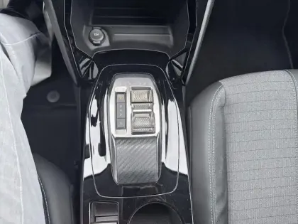 Photo 23 Peugeot 208  Electrique 50 kWh 136ch Allure