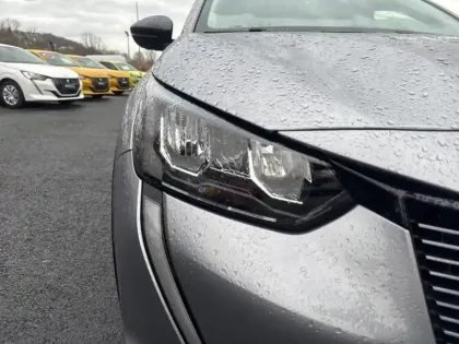 Photo 13 Peugeot 208  Electrique 50 kWh 136ch Allure