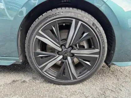 Photo 14 Peugeot 308  SW PHEV 225 e-EAT8 GT Pack