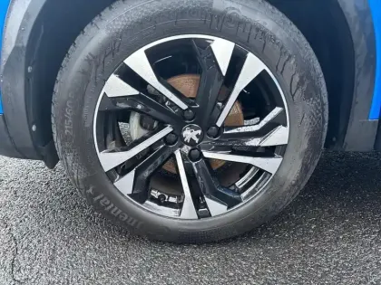 Photo 14 Peugeot 2008  PureTech 130 S&S BVM6 Allure Pack