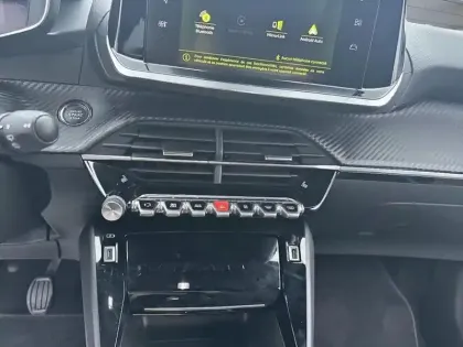 Photo 12 Peugeot 2008  PureTech 130 S&S BVM6 Allure Pack