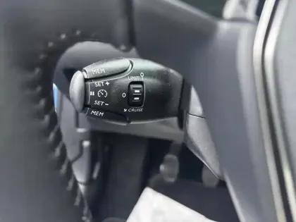 Photo 17 Peugeot 2008  PureTech 130 S&S BVM6 Allure Pack