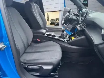 Photo 8 Peugeot 2008  PureTech 130 S&S BVM6 Allure Pack