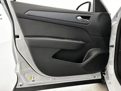 Photo 11 Renault Arkana E-Tech 145 Zen 5p