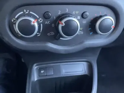 Photo 21 Renault Twingo III Zen SCe 75 - 20