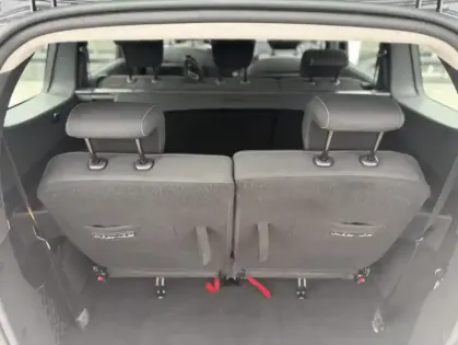 Photo 16 Dacia Lodgy 7 Places Stepway Blue dCi 115