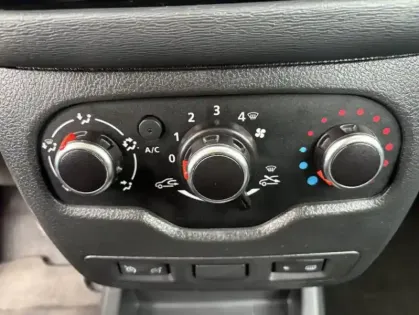 Photo 22 Dacia Lodgy 7 Places Stepway Blue dCi 115