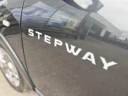 Photo 34 Dacia Lodgy 7 Places Stepway Blue dCi 115