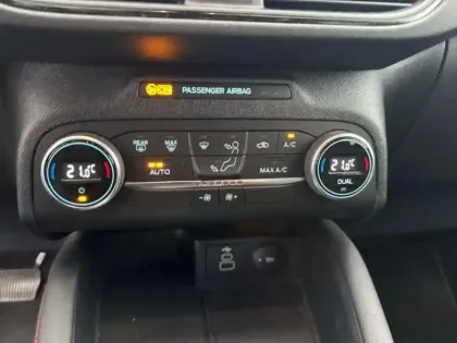 Photo 10 Ford Kuga  2.5 Duratec 190ch FHEV E85 ST-Line BVA