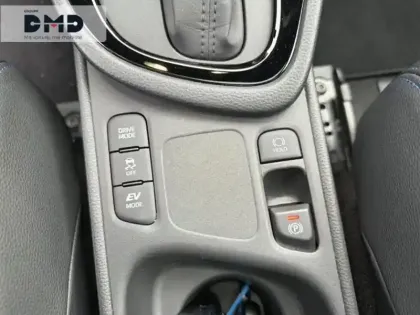 Photo 14 Toyota Yaris  130h Première 5p MC24