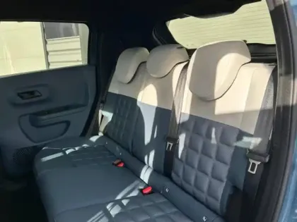 Photo 3 Fiat Grande Panda  1.2 Hybrid Turbo 110ch La Prima eDCT6