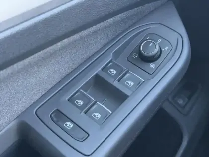 Photo 19 Volkswagen Golf  1.5 eHybrid 204ch VW Edition DSG6