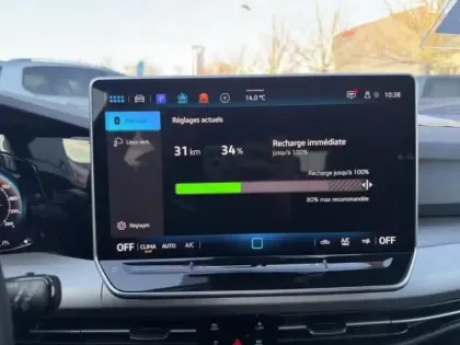 Photo 7 Volkswagen Golf  1.5 eHybrid 204ch VW Edition DSG6