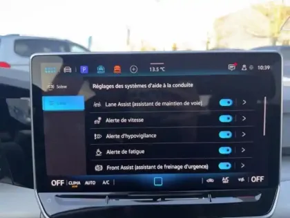 Photo 10 Volkswagen Golf  1.5 eHybrid 204ch VW Edition DSG6