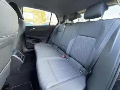 Photo 22 Volkswagen Golf  1.5 eHybrid 204ch VW Edition DSG6