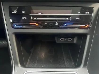 Photo 10 Volkswagen Taigo  1.5 TSI 150ch Style DSG7