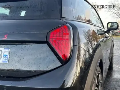 Photo 9 Mini Cooper  3 Portes S 204ch Favoured DKG7