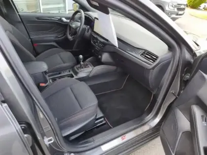 Photo 10 Ford Focus Gén. IV Ph2 ST-Line X 5