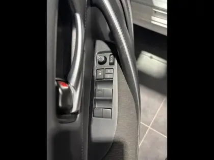 Photo 13 Toyota Corolla  1.8 140ch Dynamic MY24