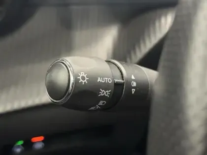 Photo 14 Peugeot 208  e- 136ch GT