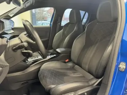 Photo 8 Peugeot 208  e- 136ch GT