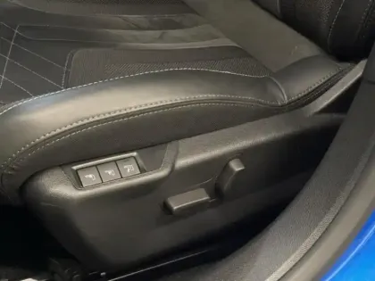 Photo 9 Peugeot 208  e- 136ch GT