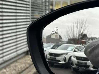 Photo 6 Peugeot 208  e- 136ch GT