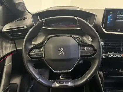 Photo 12 Peugeot 208  e- 136ch GT