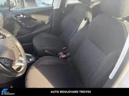 Photo 10 Peugeot 208  1.2 PureTech 110ch E6.c Allure S&S EAT6 5p