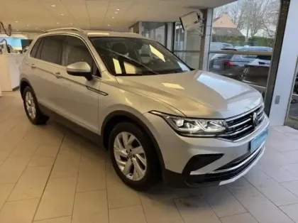 Photo 7 Volkswagen Tiguan  2.0 TDI 150ch Elegance DSG7