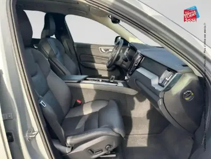 Photo 4 Volvo Xc60  B4 197ch Ultimate Style Dark Geartronic