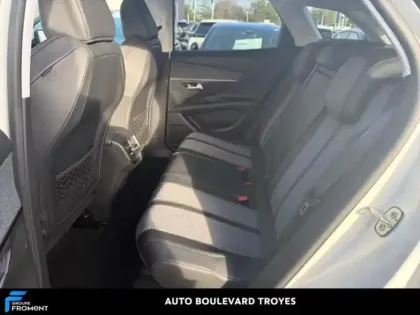 Photo 11 Peugeot 3008  1.2 PureTech 130ch S&S Allure