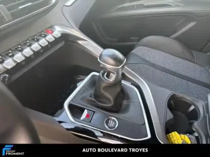 Photo 28 Peugeot 3008  1.2 PureTech 130ch S&S Allure