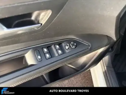 Photo 29 Peugeot 3008  1.2 PureTech 130ch S&S Allure