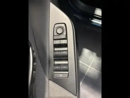 Photo 13 Toyota C-HR  1.8 Hybride 140ch Design NG23