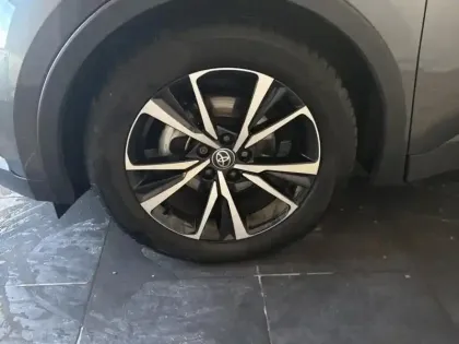 Photo 3 Toyota C-HR  2.0 Hybride 200ch Design NG23