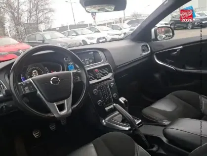 Photo 14 Volvo V40  T2 122ch R-Design