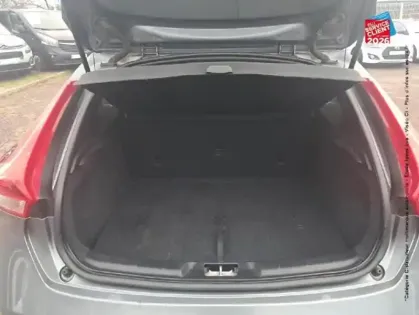 Photo 13 Volvo V40  T2 122ch R-Design