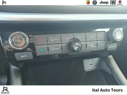 Photo 14 Jeep Compass  1.5 Turbo T4 130ch MHEV Altitude 4x2 BVR7