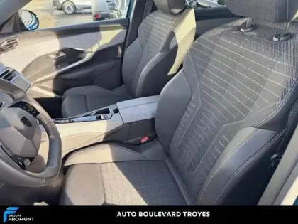 Photo 10 Peugeot 3008  1.2 Hybrid 136ch Allure e-DCS6