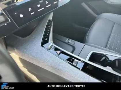 Photo 28 Peugeot 3008  1.2 Hybrid 136ch Allure e-DCS6