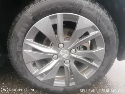 Photo 10 Peugeot 208  e- 136ch Style