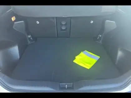 Photo 8 Toyota Yaris  Cross 116h Design Cargo 2WD MY22