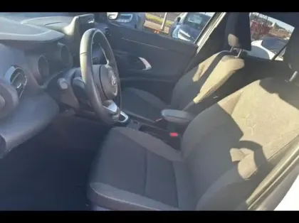 Photo 9 Toyota Yaris  Cross 116h Design Cargo 2WD MY22