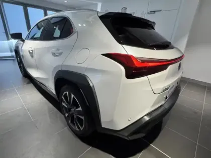 Photo 2 Lexus UX  250h 2WD Premium Edition MY21