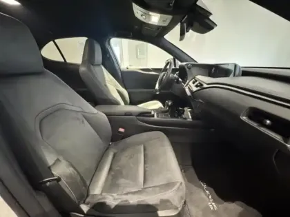 Photo 7 Lexus UX  250h 2WD Premium Edition MY21