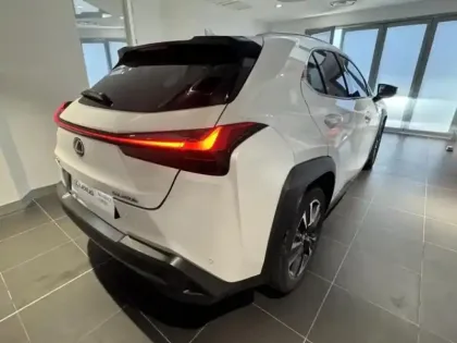 Photo 3 Lexus UX  250h 2WD Premium Edition MY21