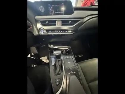 Photo 12 Lexus UX  250h 2WD Premium Edition MY21